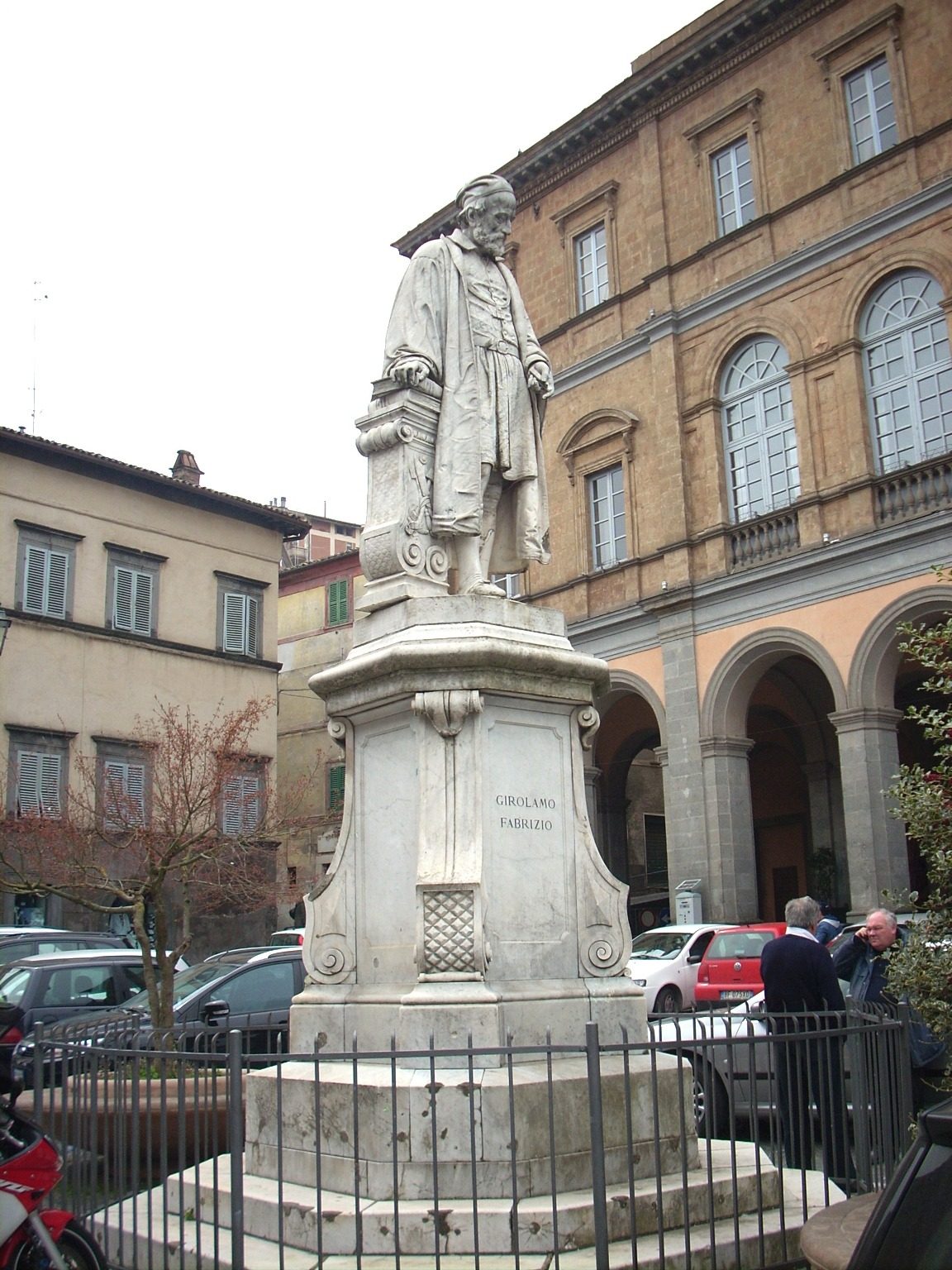 Girolamo%20Fabrizio%27s%20monument%20-%201.JPG